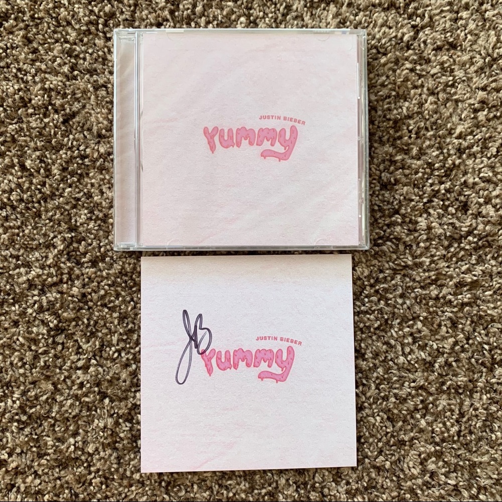 NEW Signed Justin Bieber CD Yummy